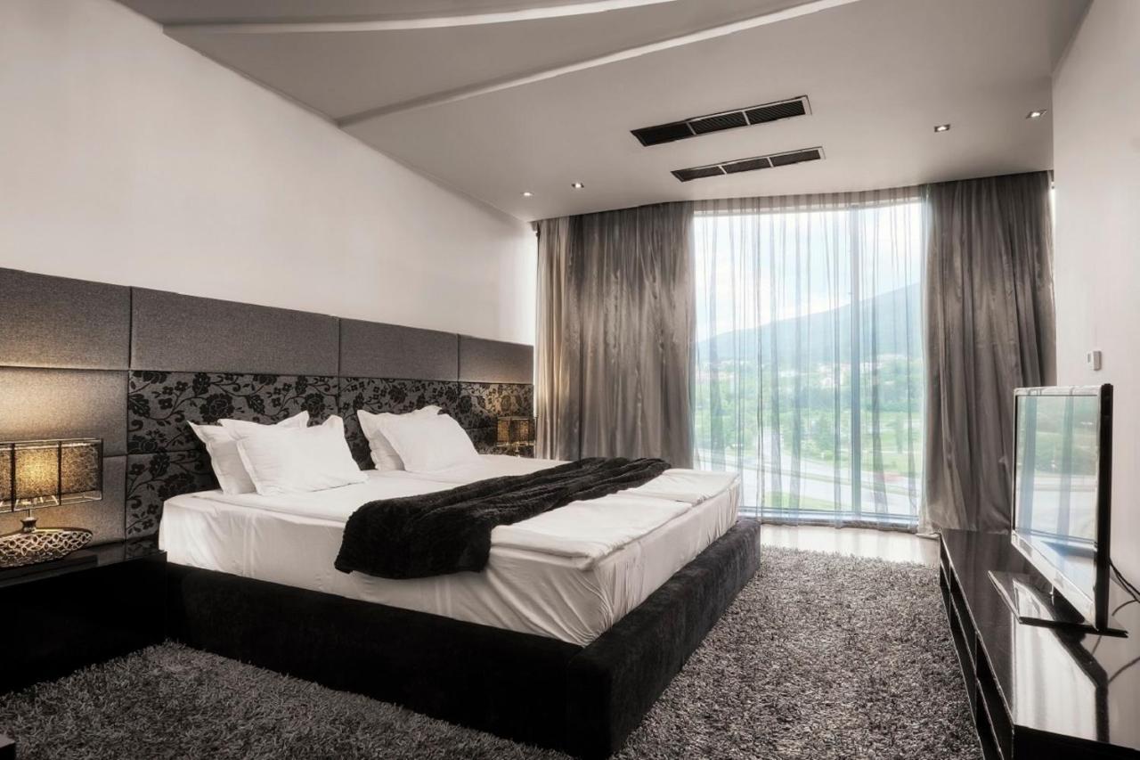 Hotel Emirates Szófia Kültér fotó