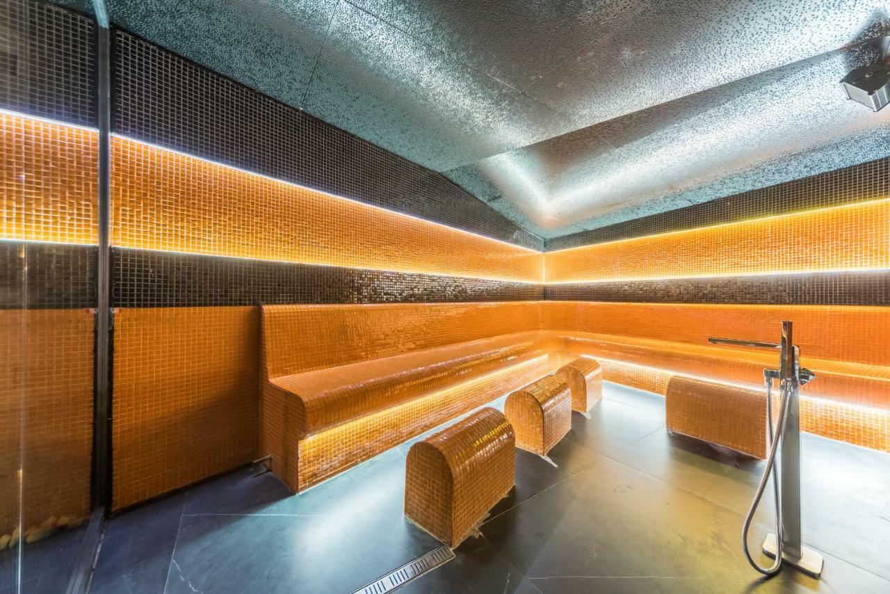 Hotel Emirates Szófia Kültér fotó